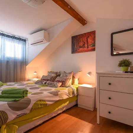 Fresh Modern Designer Studio In Historical Centre Lejlighed *